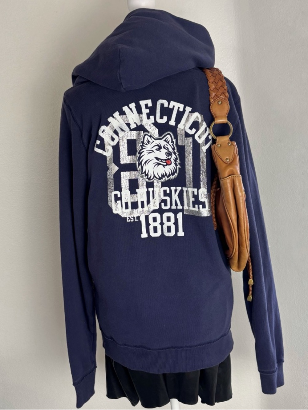 PINK Victoria’s Secret UConn Huskies Hoodie Women’s Medium Navy Collegiate